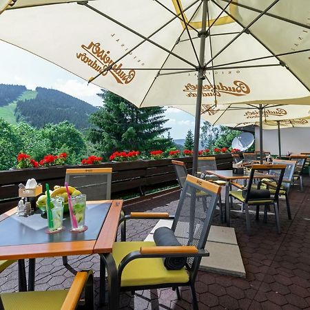 Parkhotel هاراشوف المظهر الخارجي الصورة