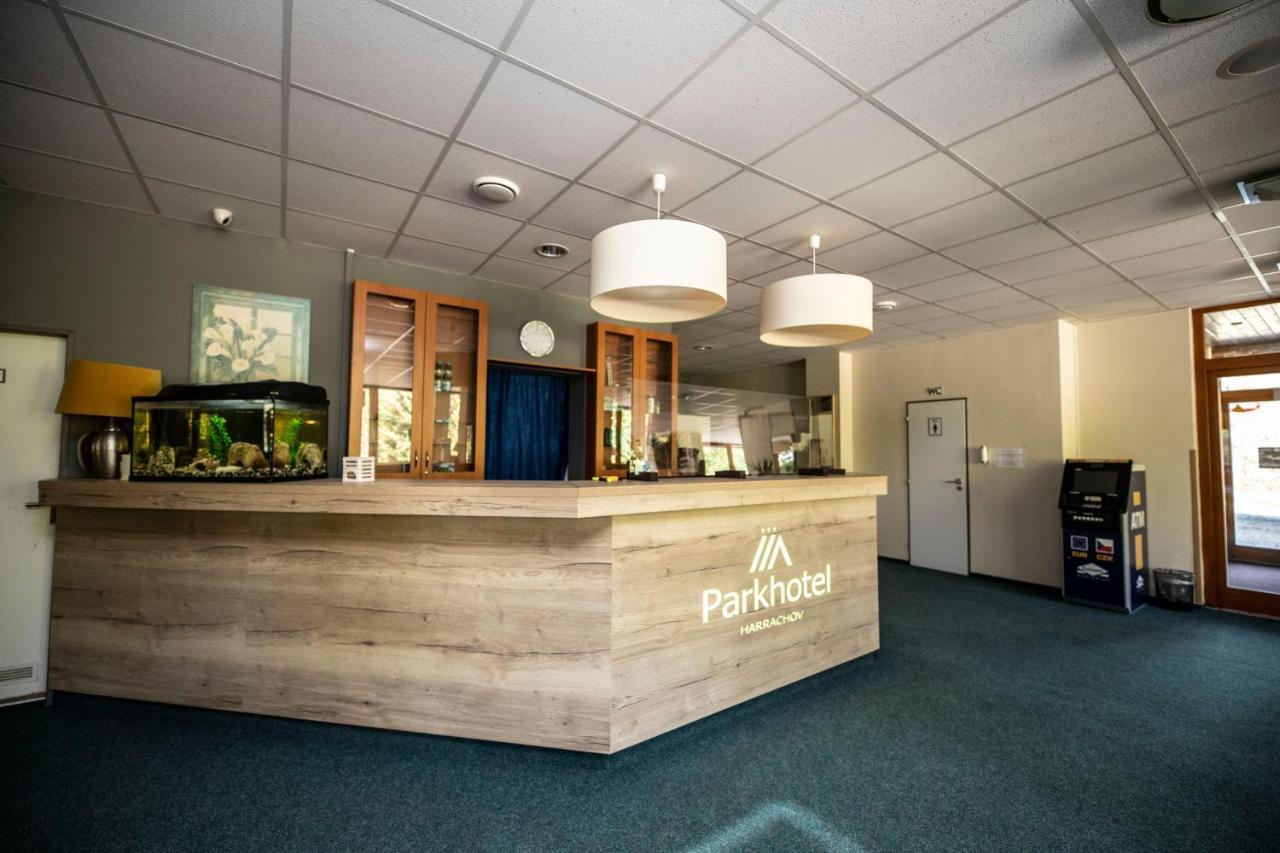 Parkhotel هاراشوف المظهر الخارجي الصورة