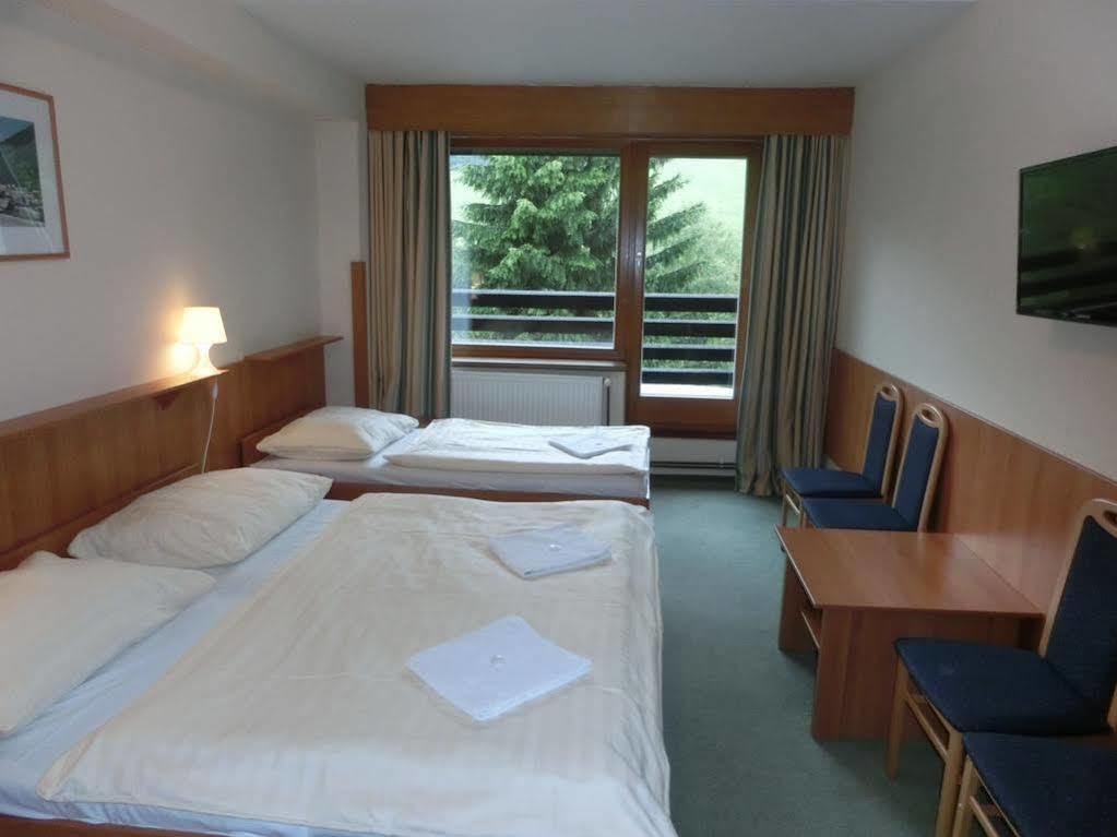 Parkhotel هاراشوف المظهر الخارجي الصورة