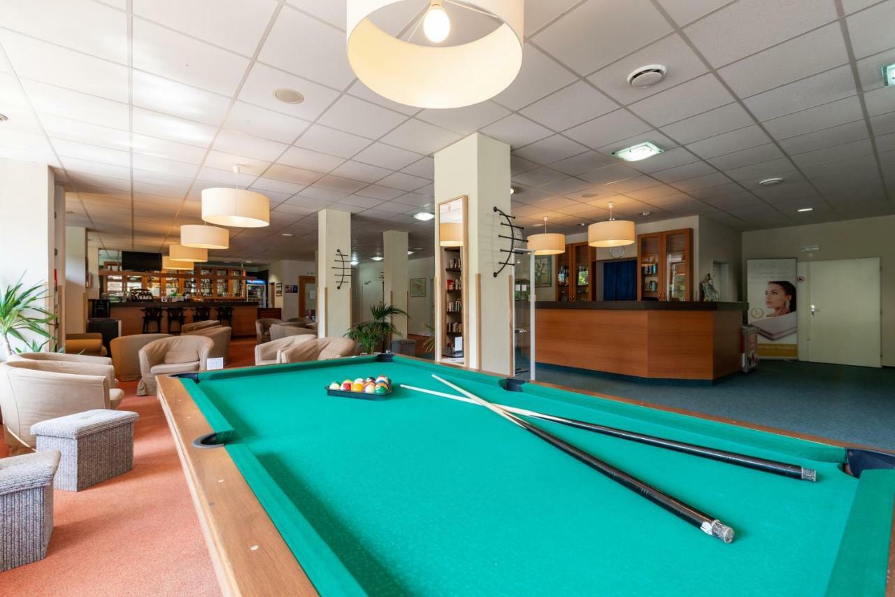 Parkhotel هاراشوف المظهر الخارجي الصورة